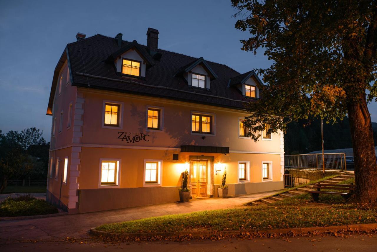 Hotel Zamorc Шкофья-Лока Экстерьер фото