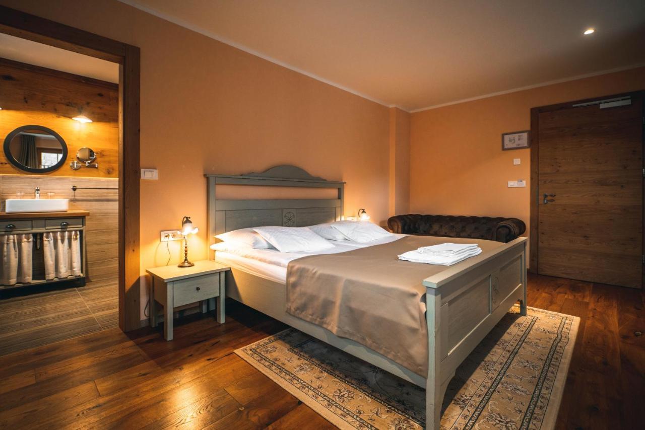 Hotel Zamorc Шкофья-Лока Экстерьер фото