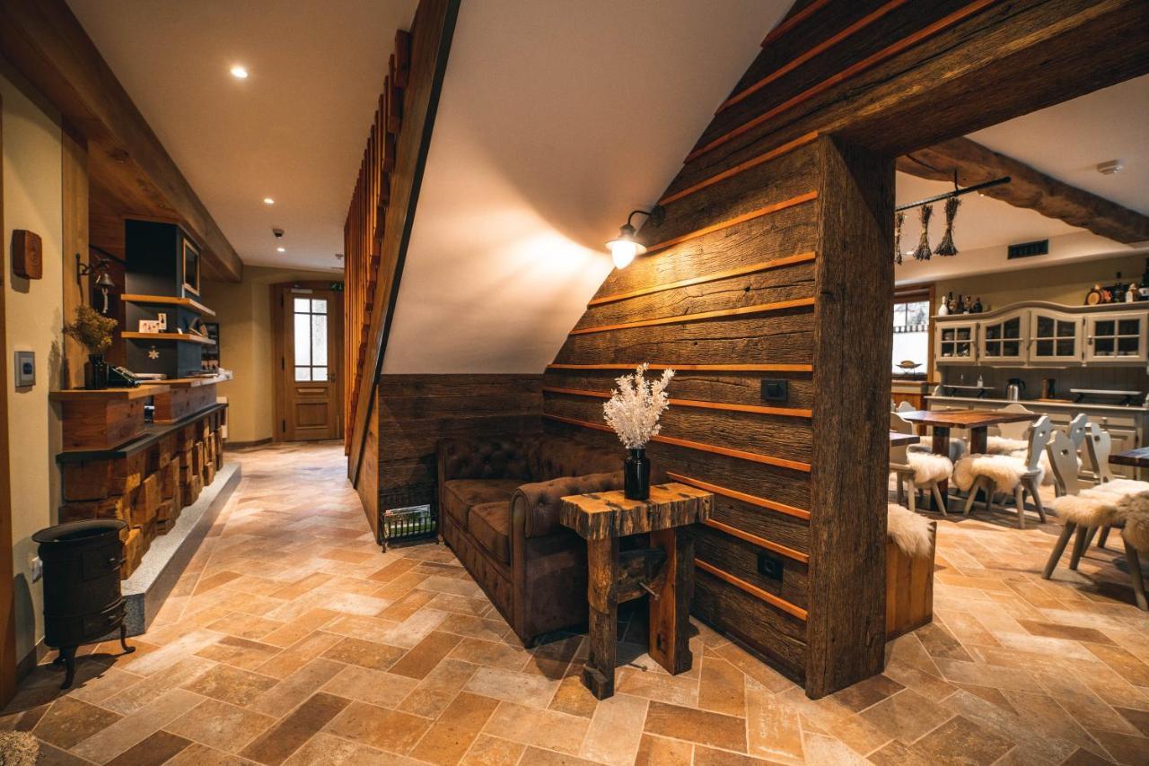 Hotel Zamorc Шкофья-Лока Экстерьер фото
