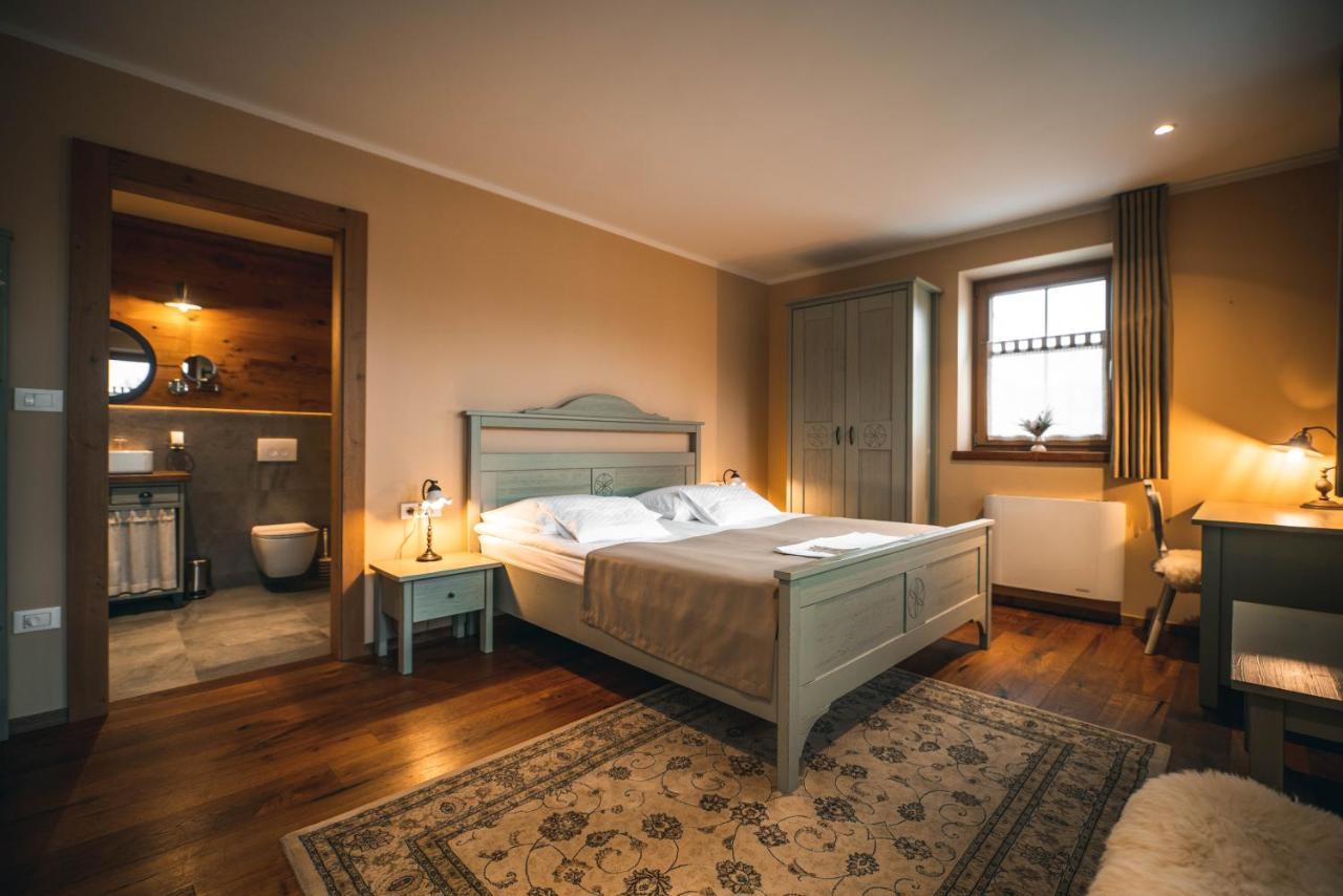 Hotel Zamorc Шкофья-Лока Экстерьер фото