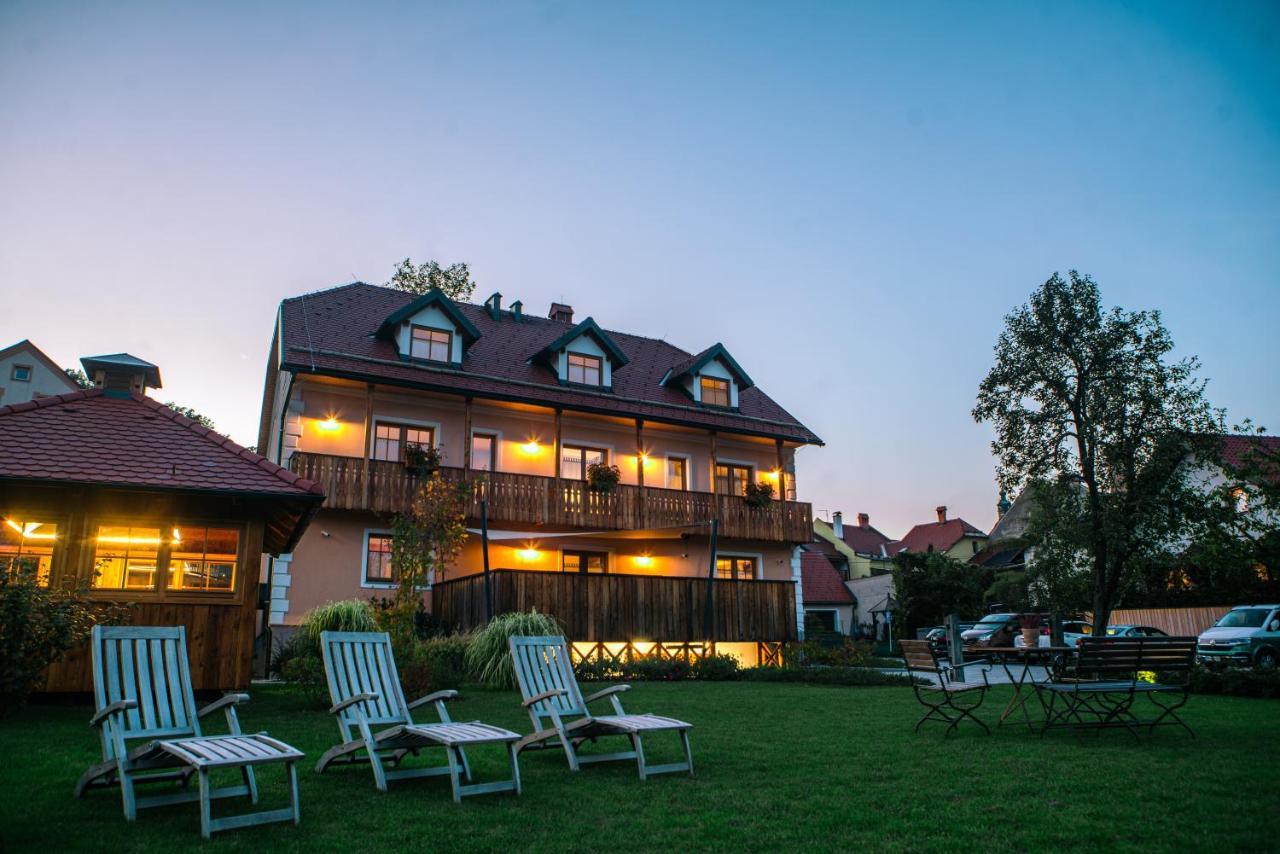 Hotel Zamorc Шкофья-Лока Экстерьер фото