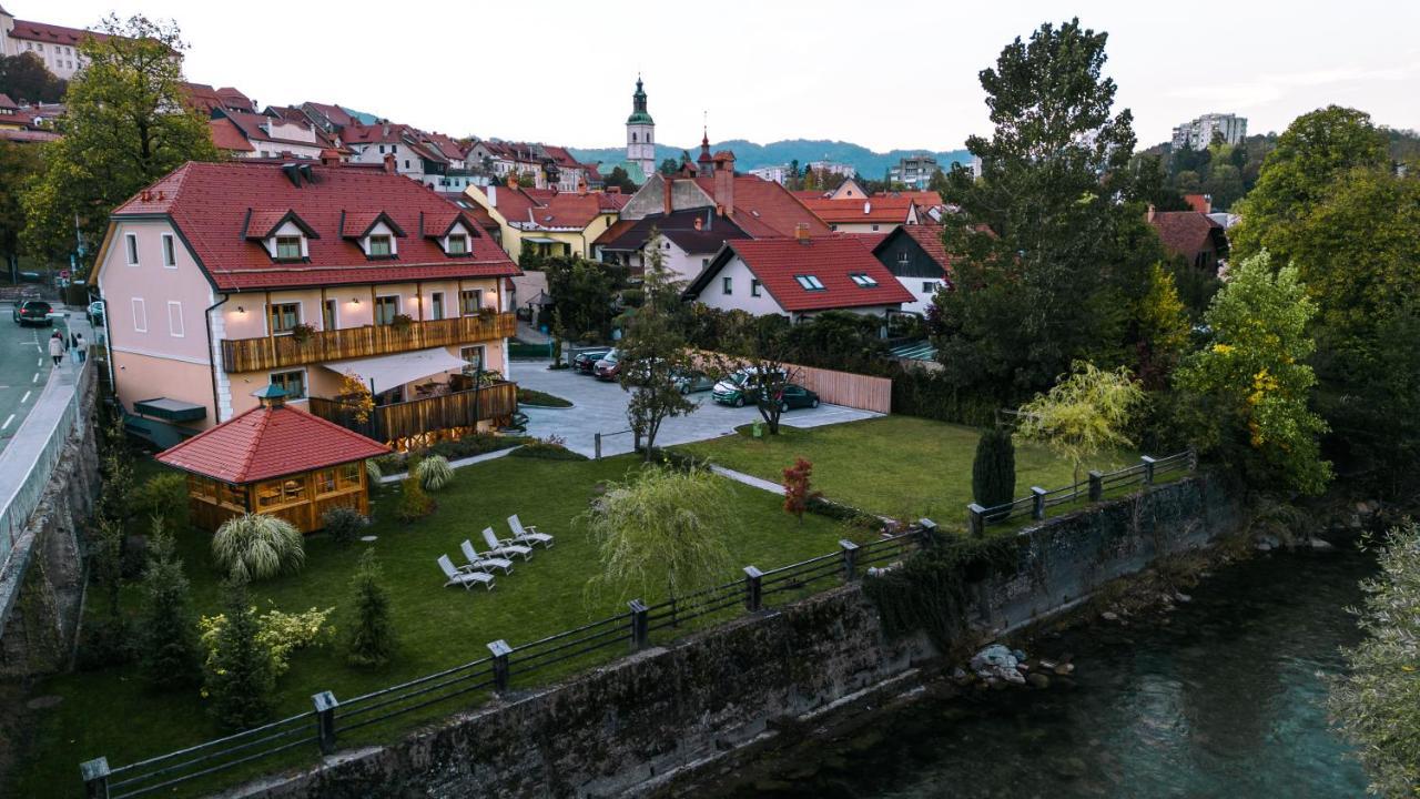 Hotel Zamorc Шкофья-Лока Экстерьер фото