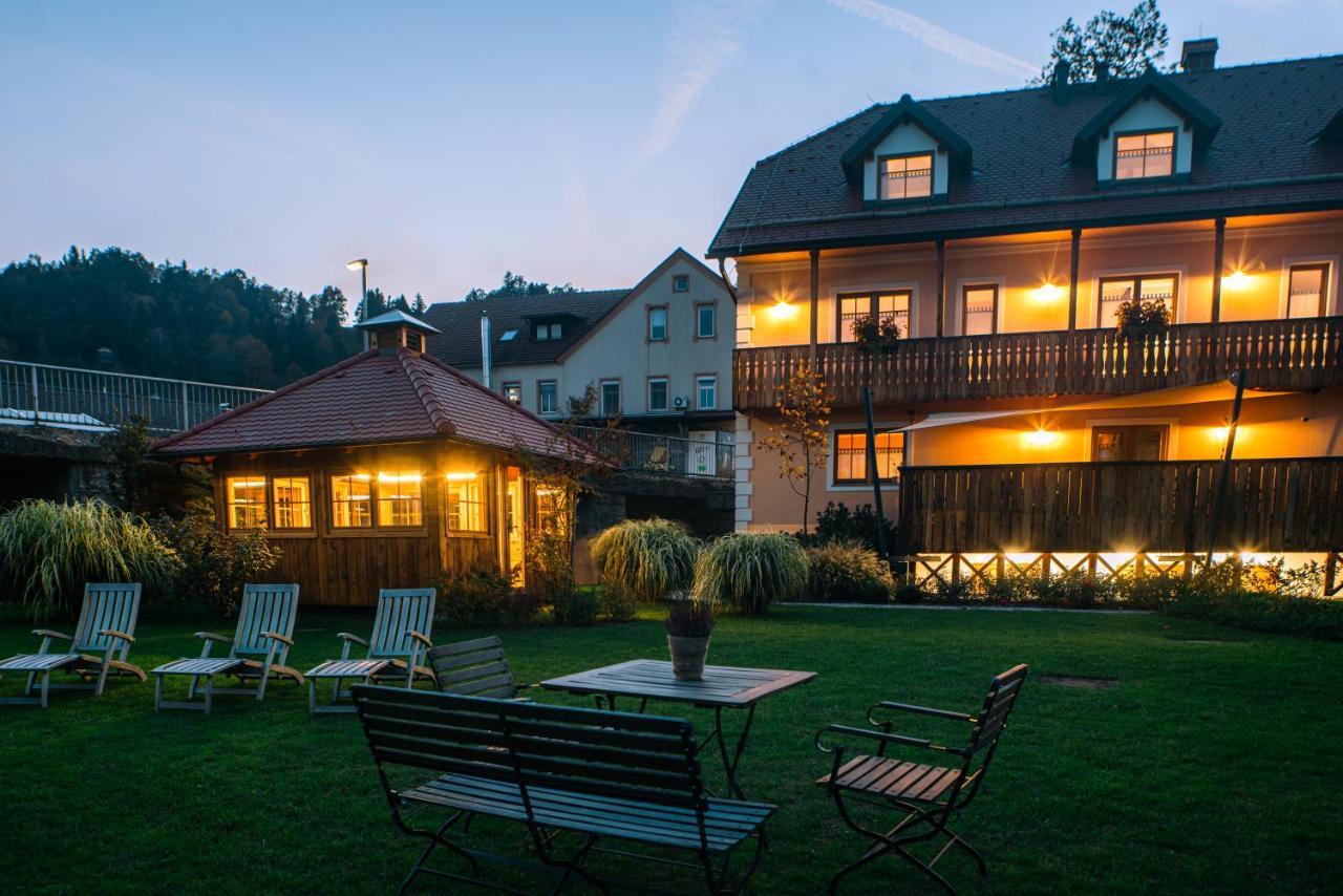 Hotel Zamorc Шкофья-Лока Экстерьер фото